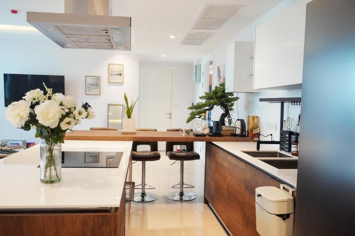 Apartment 2br 4beds Luxury Pool & Fitness *